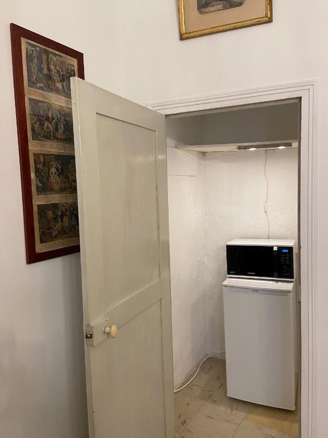 Maison 1823 - Suites De Charme A Garons חדר תמונה